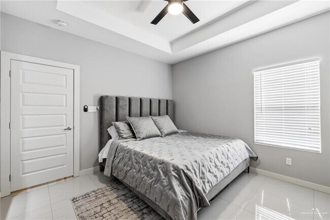 Building Photo - 921 Casa Blanca Dr