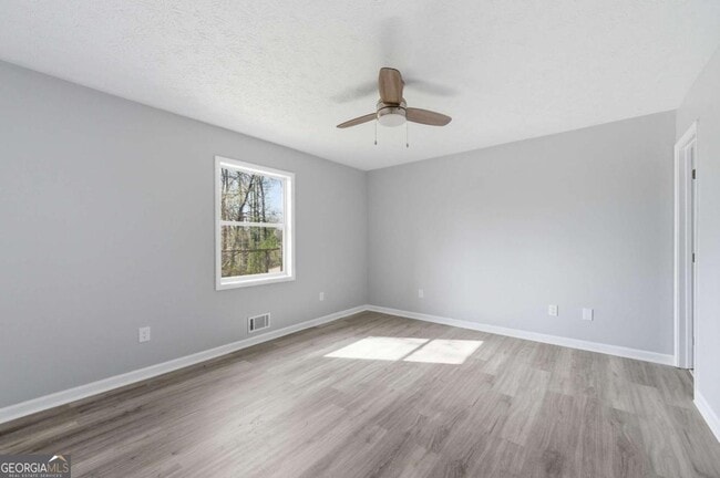 Building Photo - 4380 Cary Dr SW