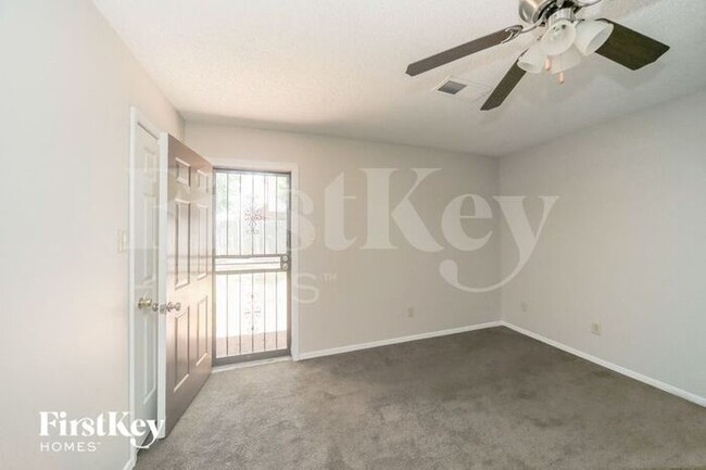 Building Photo - 5802 Ashridge Pl