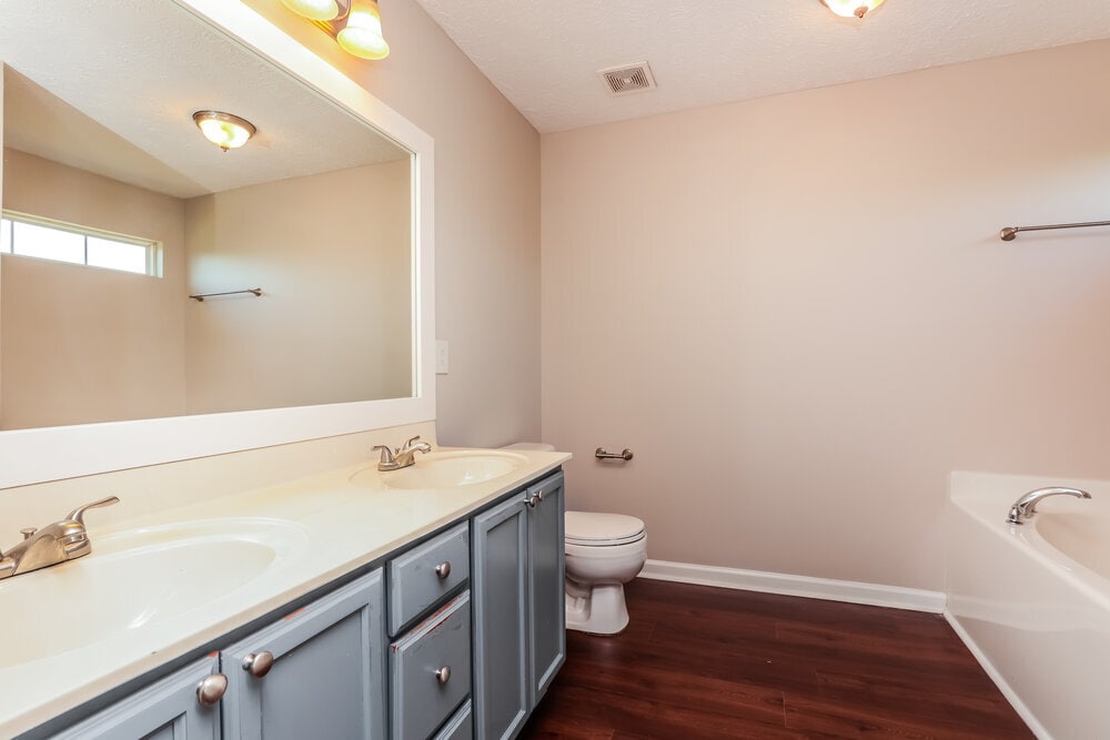 Building Photo - 8813 Cressent Glen Ct