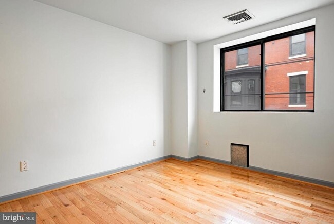 Building Photo - 763 S 8th St