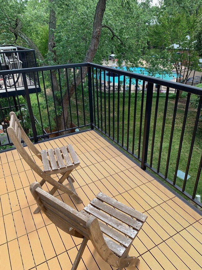 Building Photo - 2 Bed, 1 Bath Condo