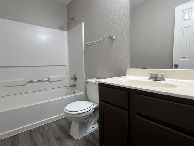 Building Photo - 13120 Dearbonne Dr