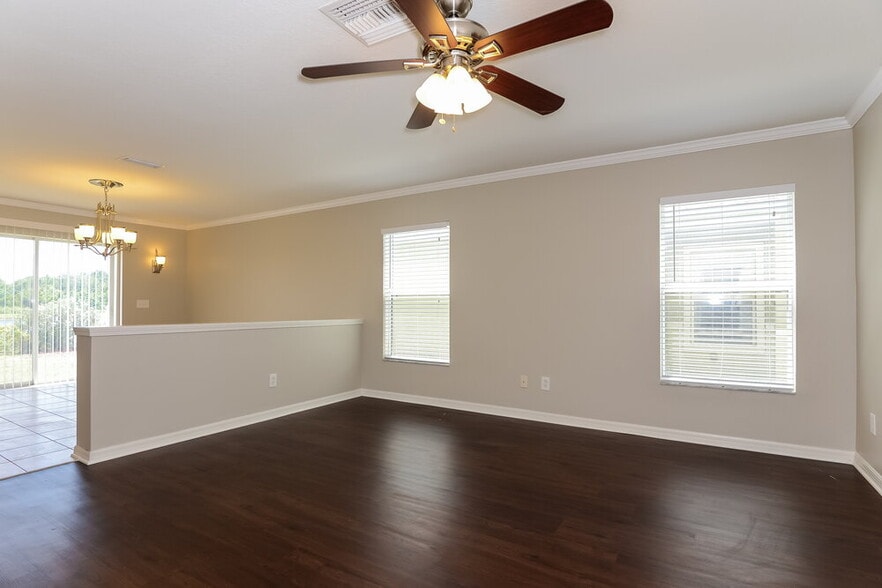 Building Photo - 11015 Golden Silence Dr