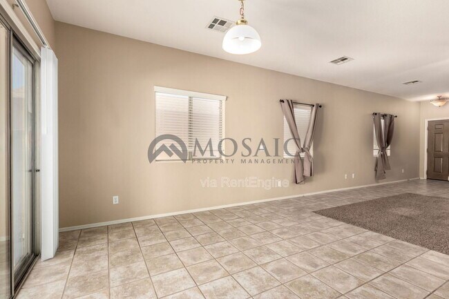 Building Photo - 6118 E Valley View Dr