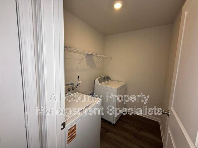 Building Photo - 814 Cattle Egret Ln