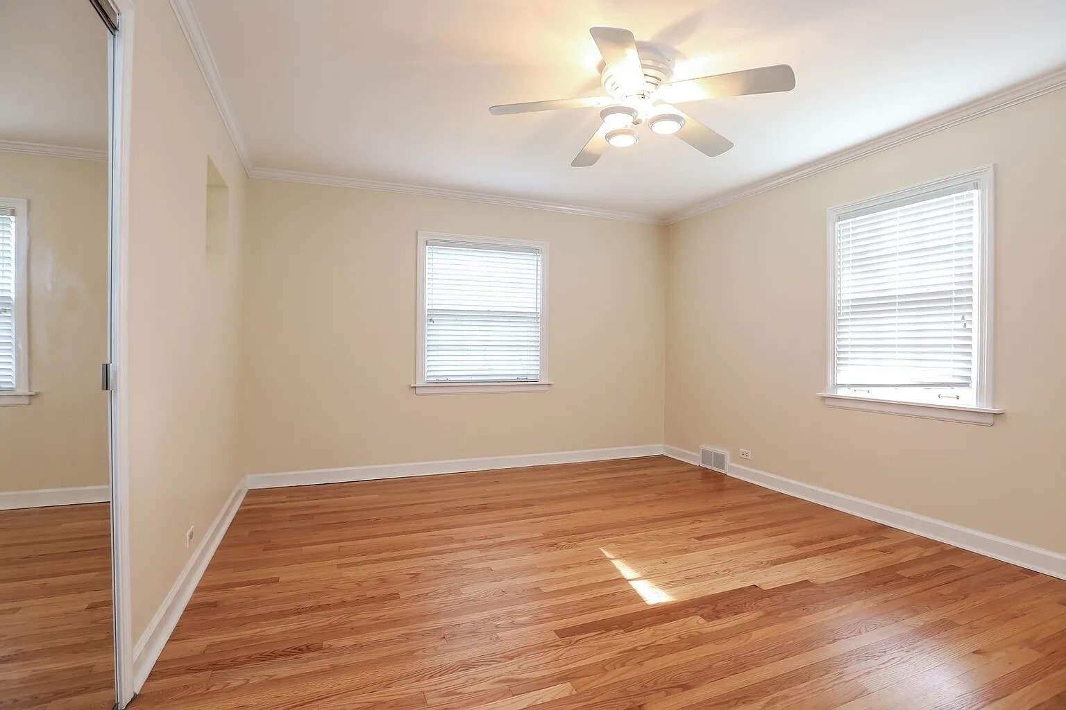 Building Photo - 226 S Prospect Ave