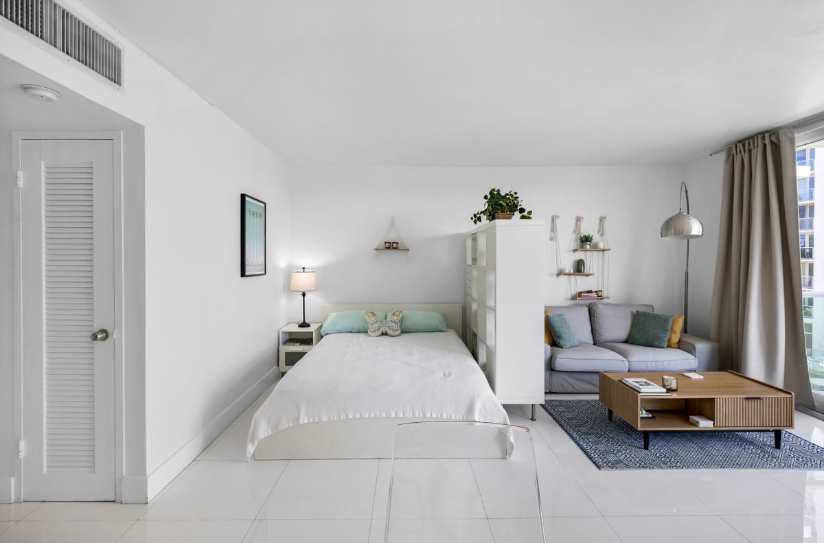 Building Photo - 1000 West Ave