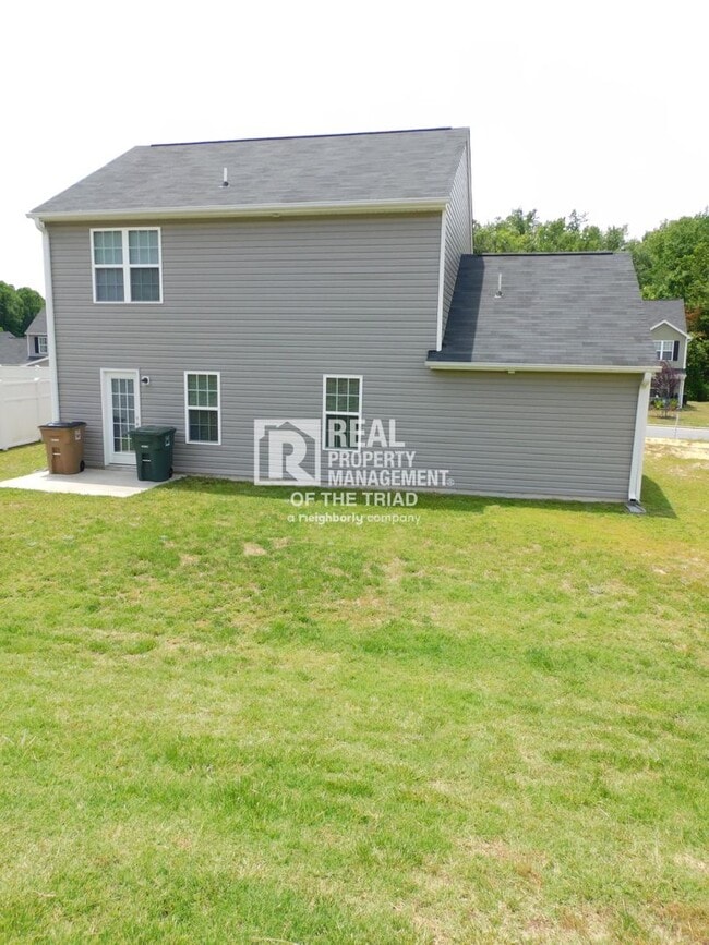 Building Photo - Pre-Market Newer 4 Bedroom / 2 Car Garage ...