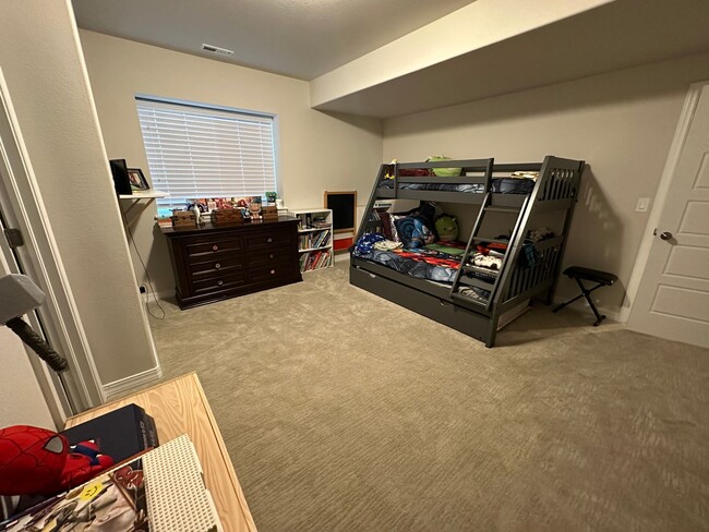 Building Photo - STUNNING HOME IN FLYING HORSE! CLOSE TO PO...