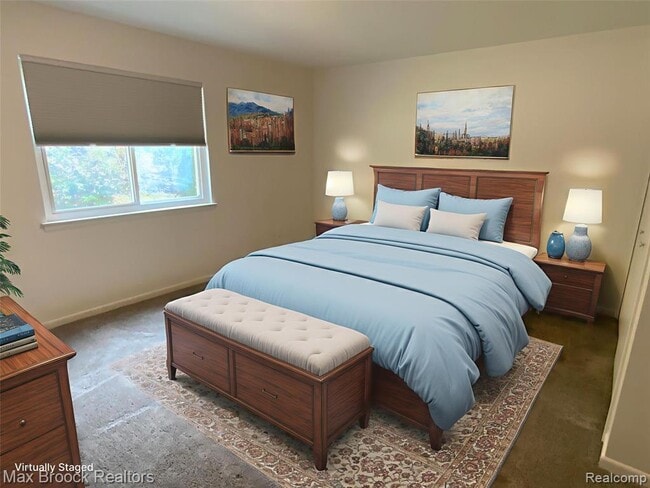 Building Photo - 5715 Sunnycrest Dr