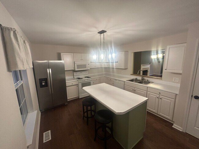 Building Photo - 510 Huntington Ridge Dr