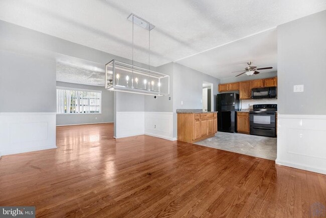 Building Photo - 421 Gatewood Ct