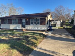 Building Photo - 2556 Grandview Ave