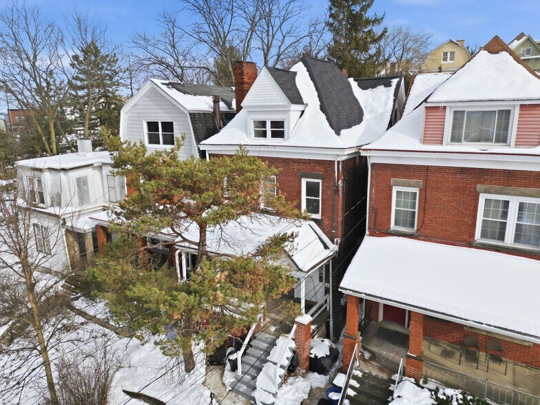 Building Photo - 141 Oneida St