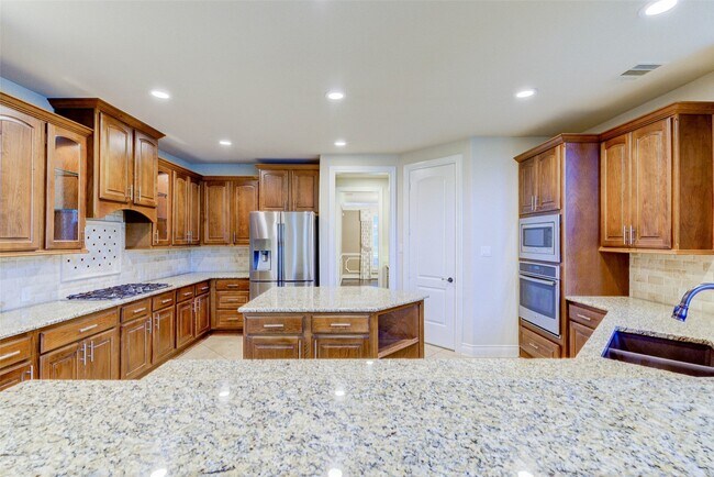 Building Photo - 27827 Patsy Pence St