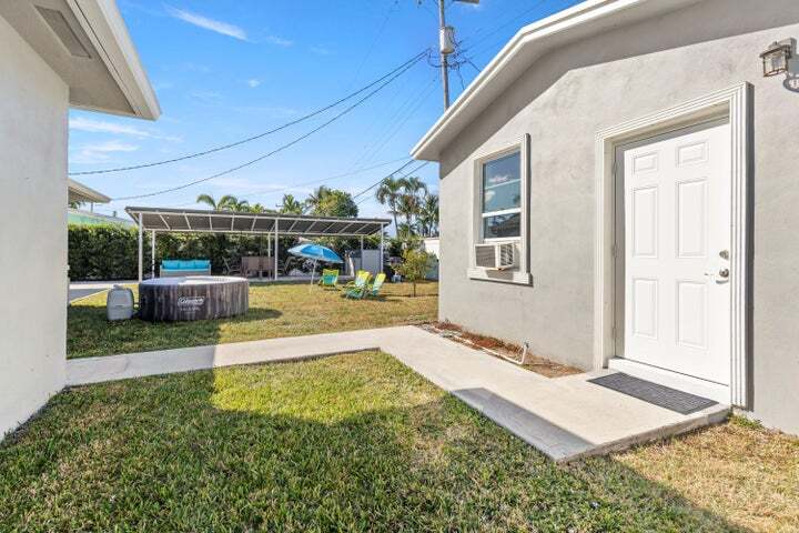 Building Photo - 921 SE 13th Ct