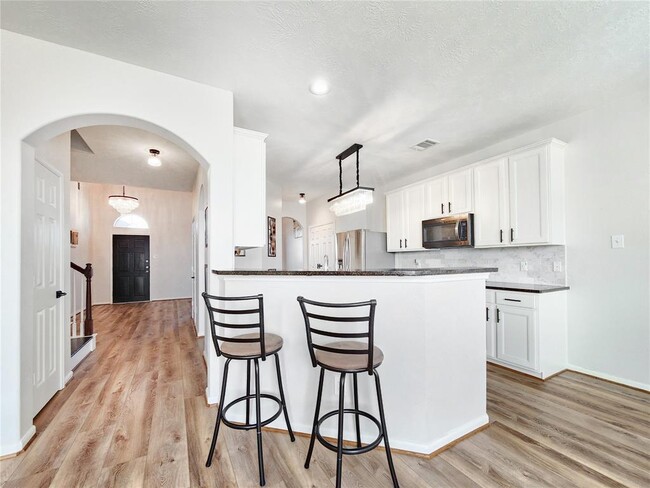 Building Photo - 21827 Sierra Long Dr