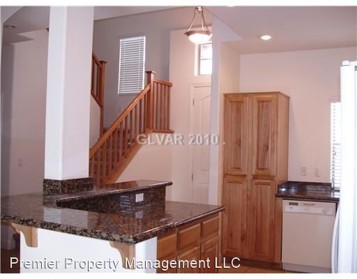 Building Photo - 3 br, 2.5 bath House - 139 Tilbury Ave*