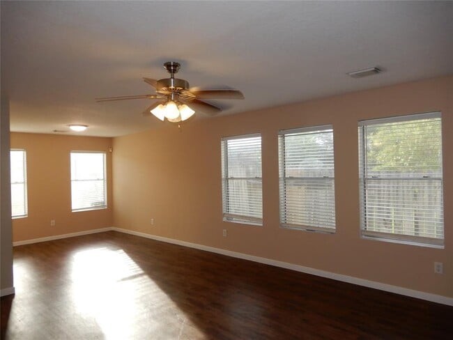 Building Photo - 941 Leadenhall Cir