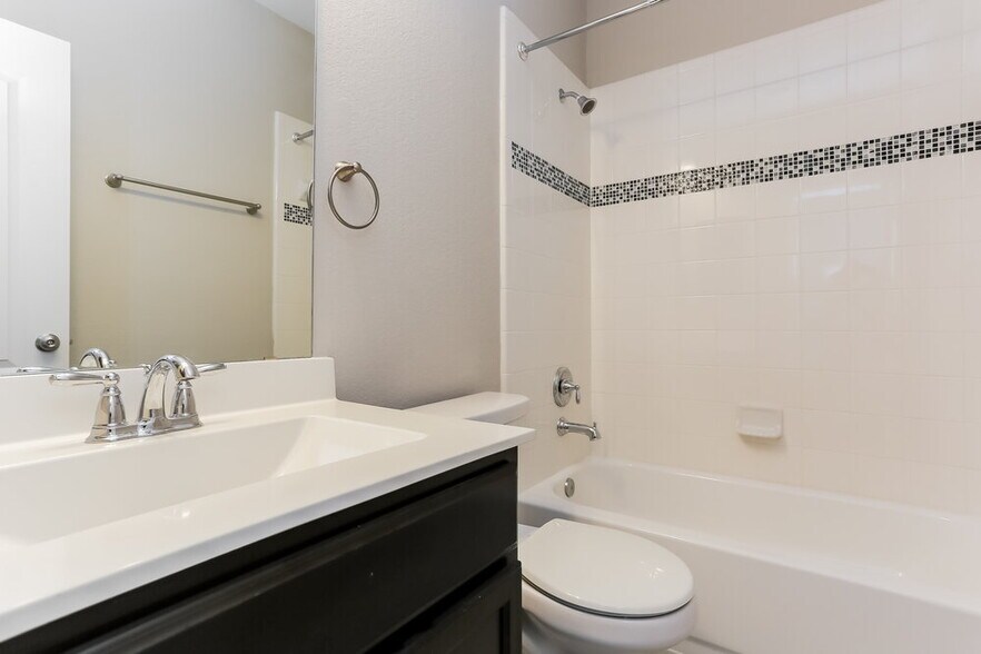 Building Photo - 1104 Bight Ct