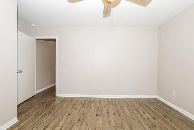 Building Photo - 719 Springwood Dr