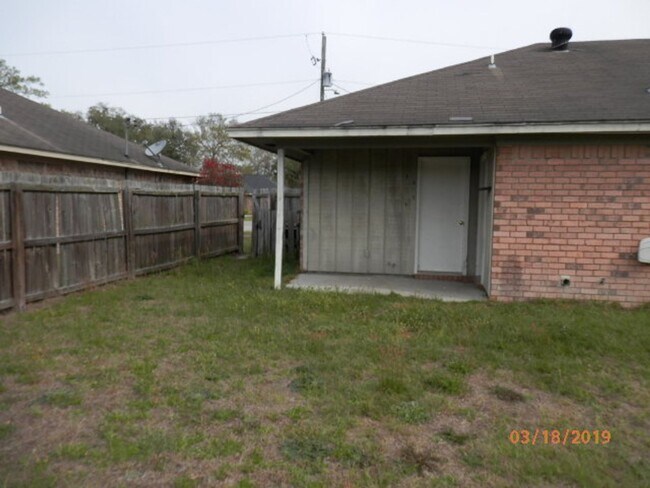 Building Photo - 1616 Seneca Ln