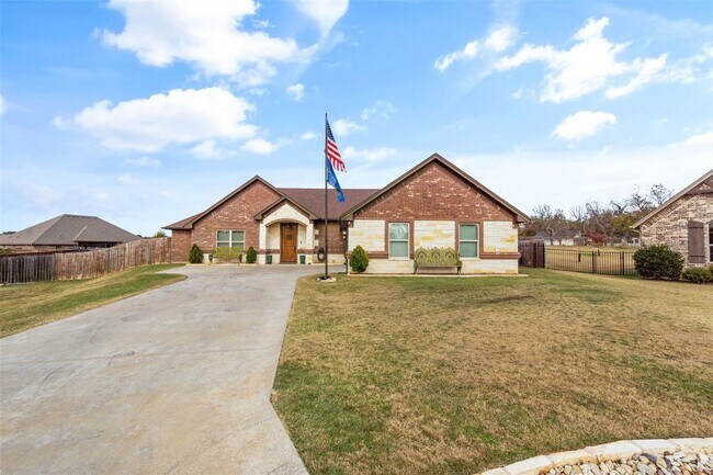 Building Photo - Beautiful Home In Pecan Planation