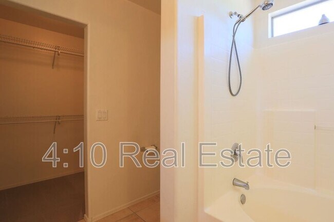 Building Photo - 2320 W Allens Peak Dr