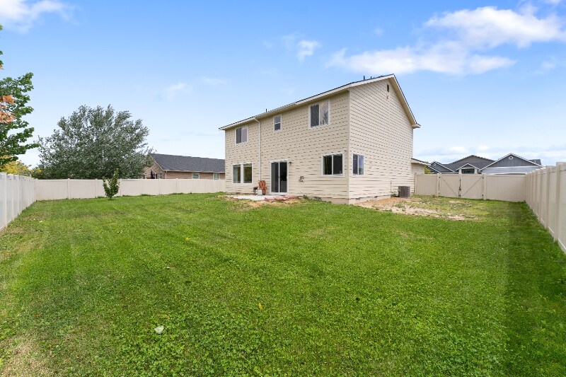 Building Photo - 1119 S Tomen Ave