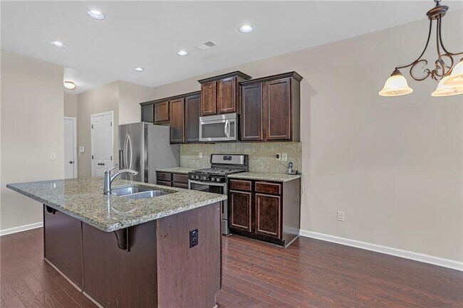 Building Photo - 568 Garden View Ct