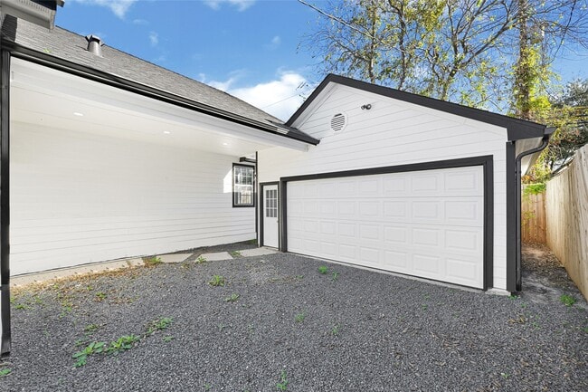 Building Photo - 1412 Northwood St