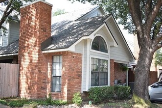 Building Photo - 449 Harris St