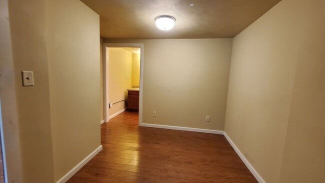 Building Photo - 4 Bedroom House for Rent