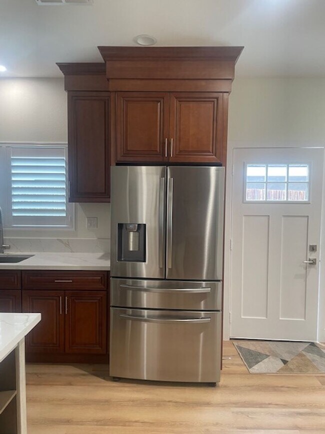 Building Photo - Beautifully Furnished 1 Bdrm 1 Bath House ...