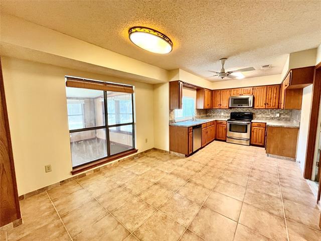 Building Photo - 3904 Woodbury Ct