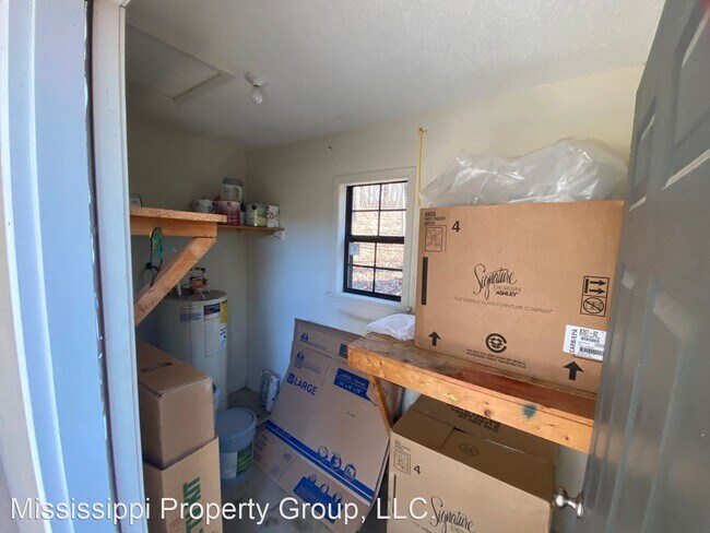 Building Photo - 3 br, 2 bath House - 350 Christman Drive