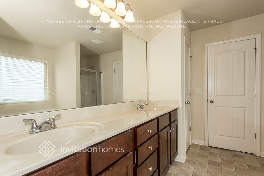 Building Photo - 384 Easley Dr SE