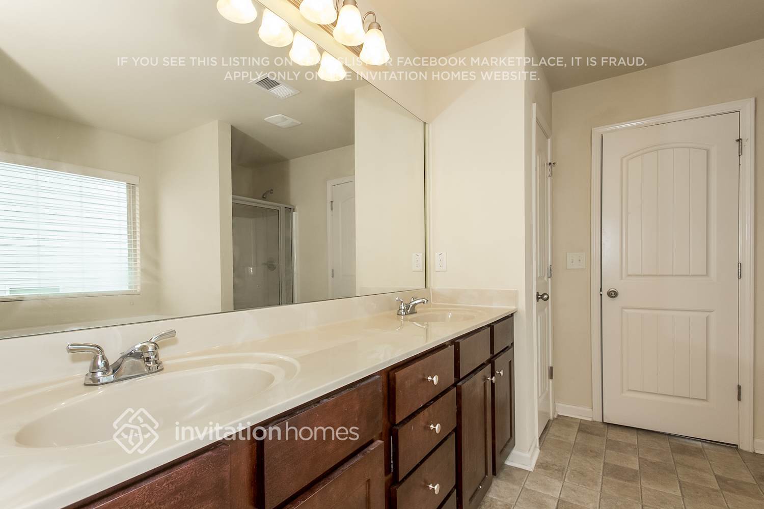 Building Photo - 384 Easley Dr SE