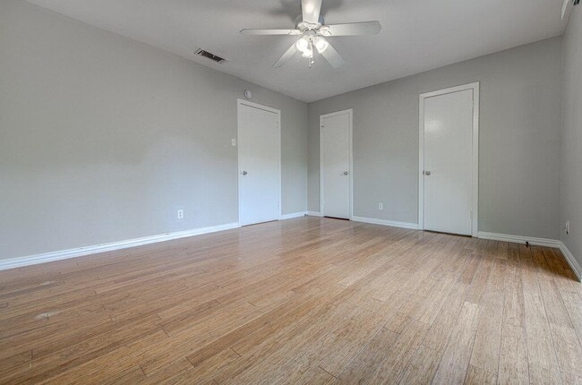 Building Photo - 4806 Avenue F