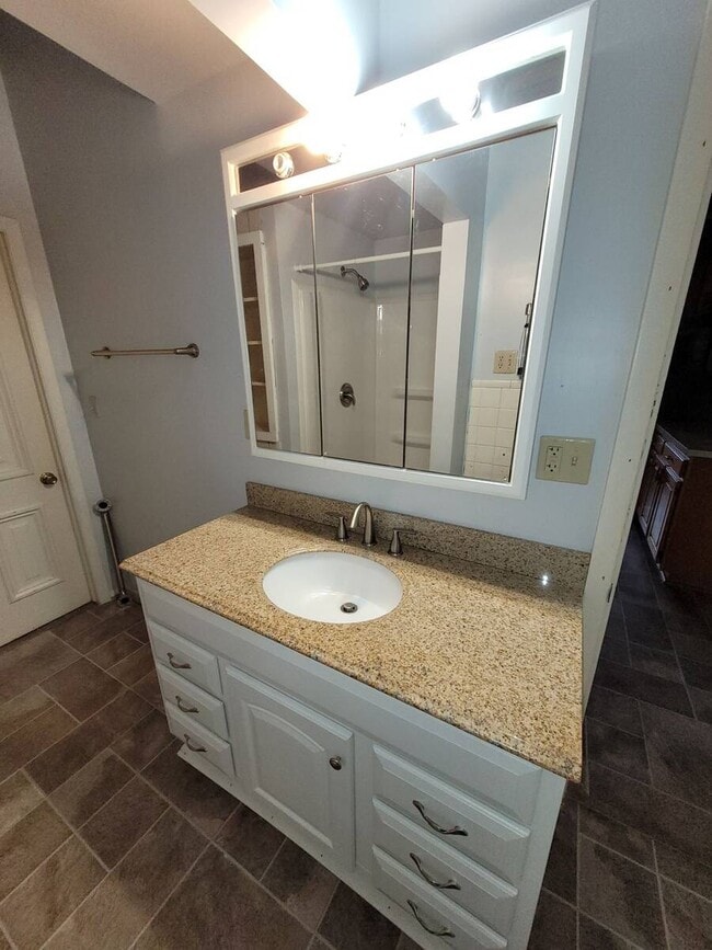 Building Photo - 103 W 1st Ave