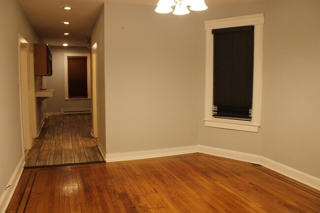 Building Photo - 224 Bayview Ave