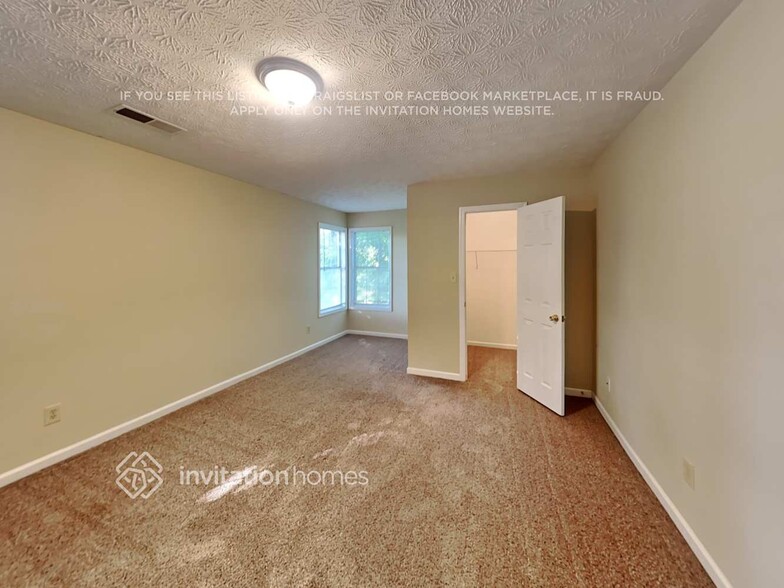 Building Photo - 4026 Paloverde Dr