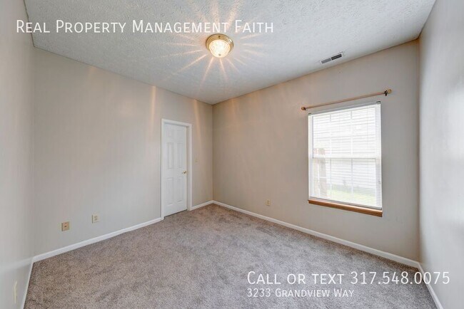 Building Photo - 3233 Grandview Way