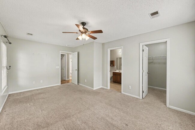 Building Photo - 109 Larkspur Dr