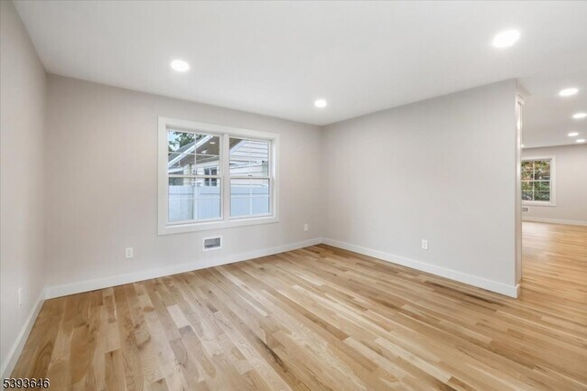 Building Photo - 355 Rea Ave