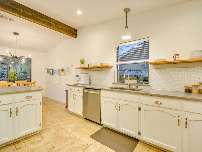 Building Photo - 4908 Dry Oak Trail