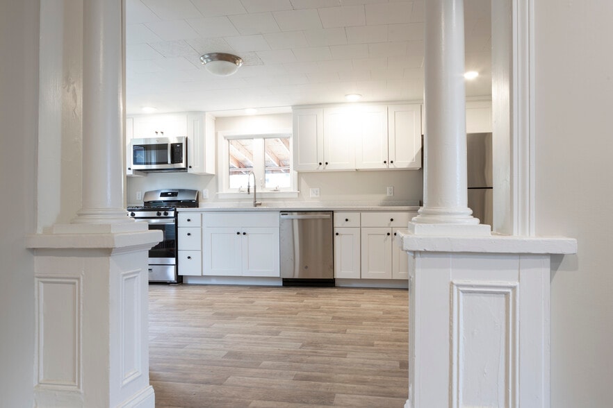 Building Photo - 62 Union St