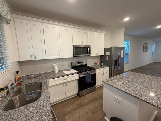 Building Photo - 14731 Maple Pond Pl