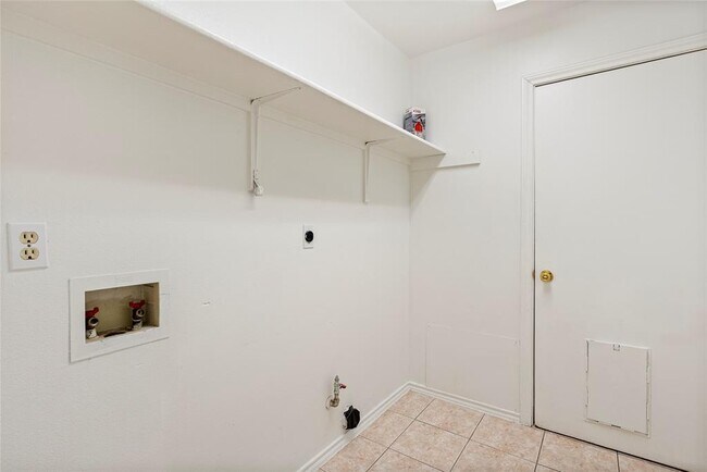 Building Photo - 13216 Bennington Ln